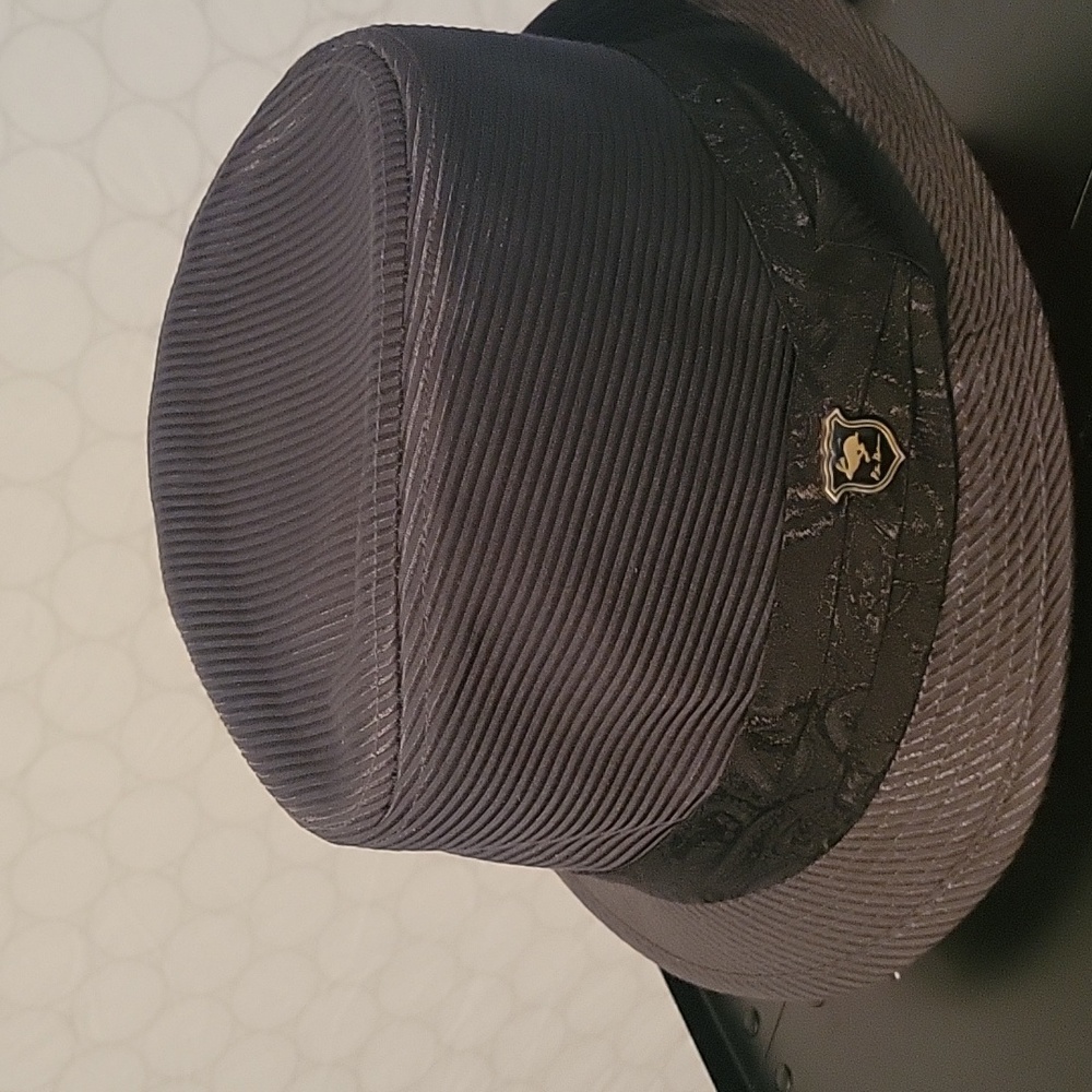 Peter Grimm black fedora